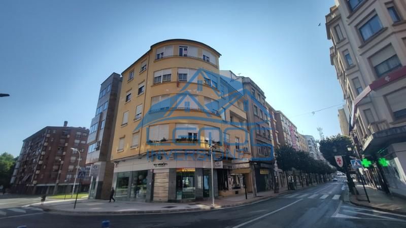 Vista exterior de Piso en venta en Ponferrada