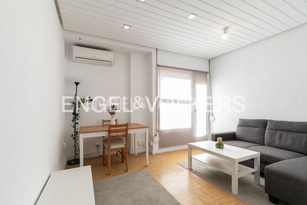 Living room of Flat to rent in  Valencia Capital  with Air Conditioner, Heating and Terrace