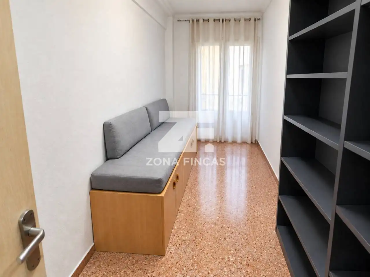 Sala d'estar de Pis en venda en Santa Coloma de Gramenet amb Aire condicionat i Balcó