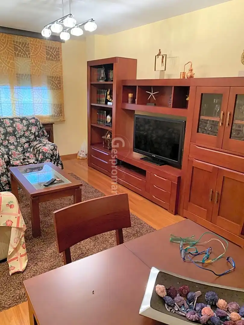 Wohnzimmer von Maisonette zum Verkauf in A Pobra de Trives  mit Parkett
