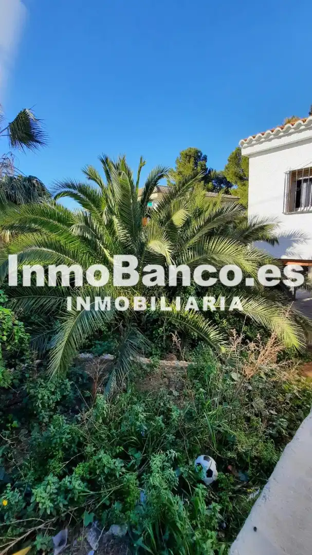 Vista exterior de Casa o xalet en venda en Chiva amb Jardí privat i Terrassa