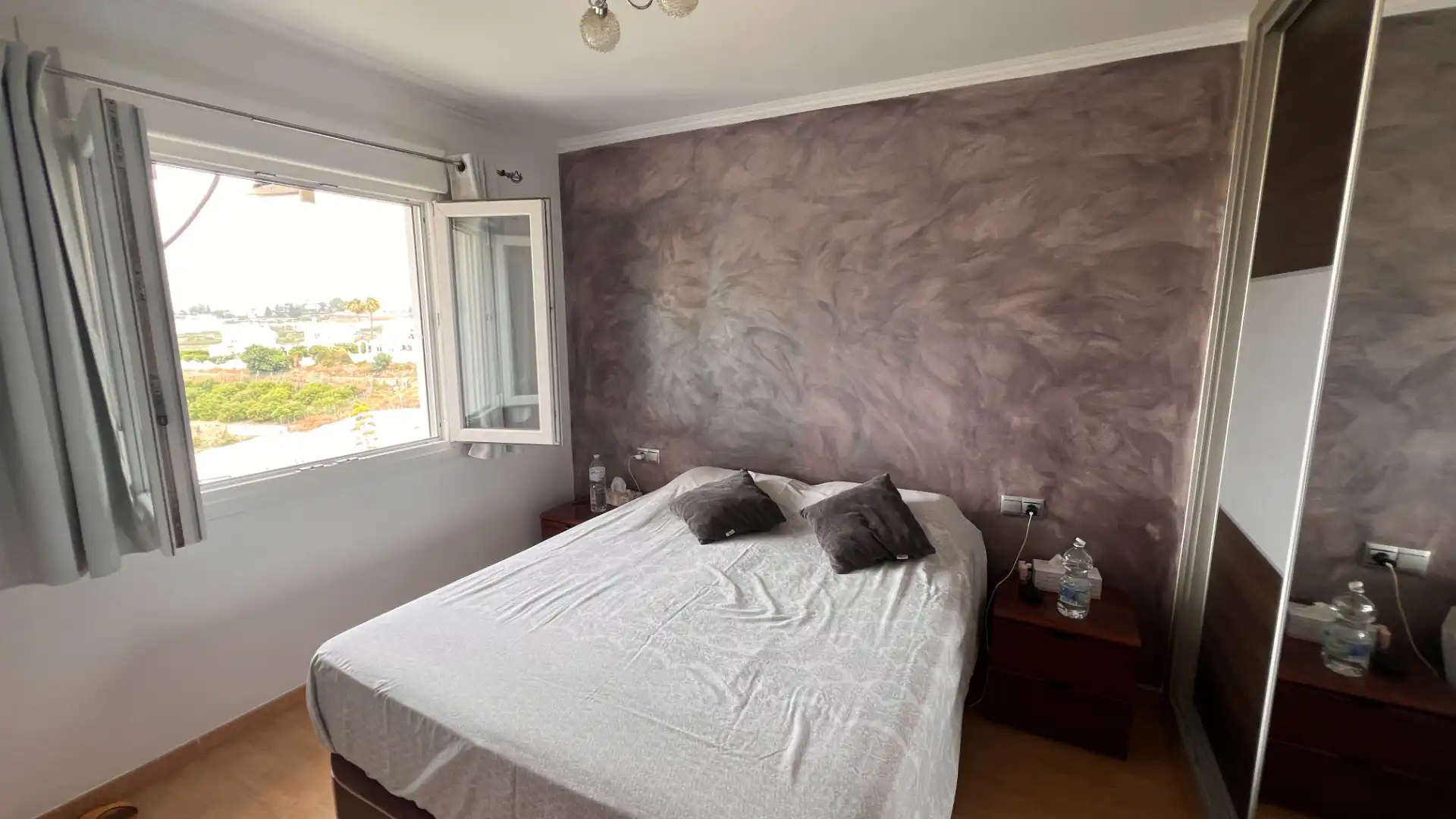 Habitación de Apartamento en venta en Torrox con Aire acondicionado, Terraza y Piscina comunitaria