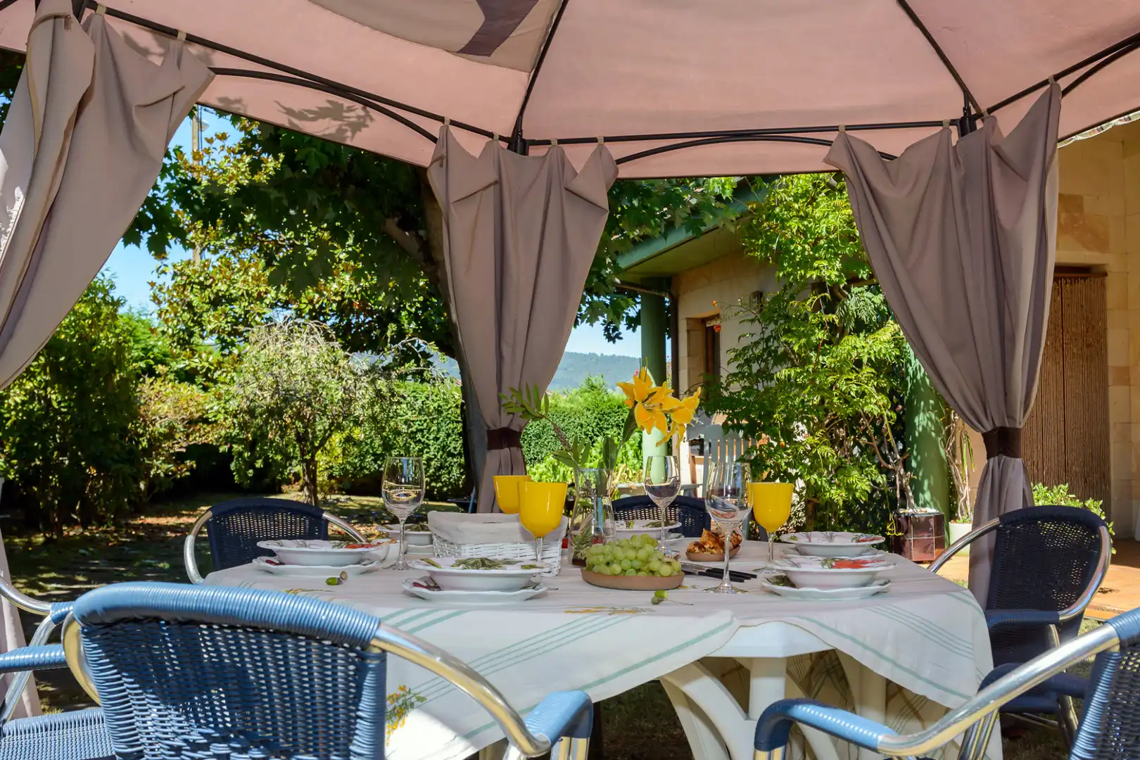 Terraza de Casa o chalet en venta en Oviedo  con Calefacción, Jardín privado y Parquet