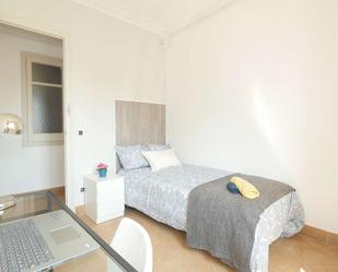 Flat to share in El Camp de l'Arpa del Clot