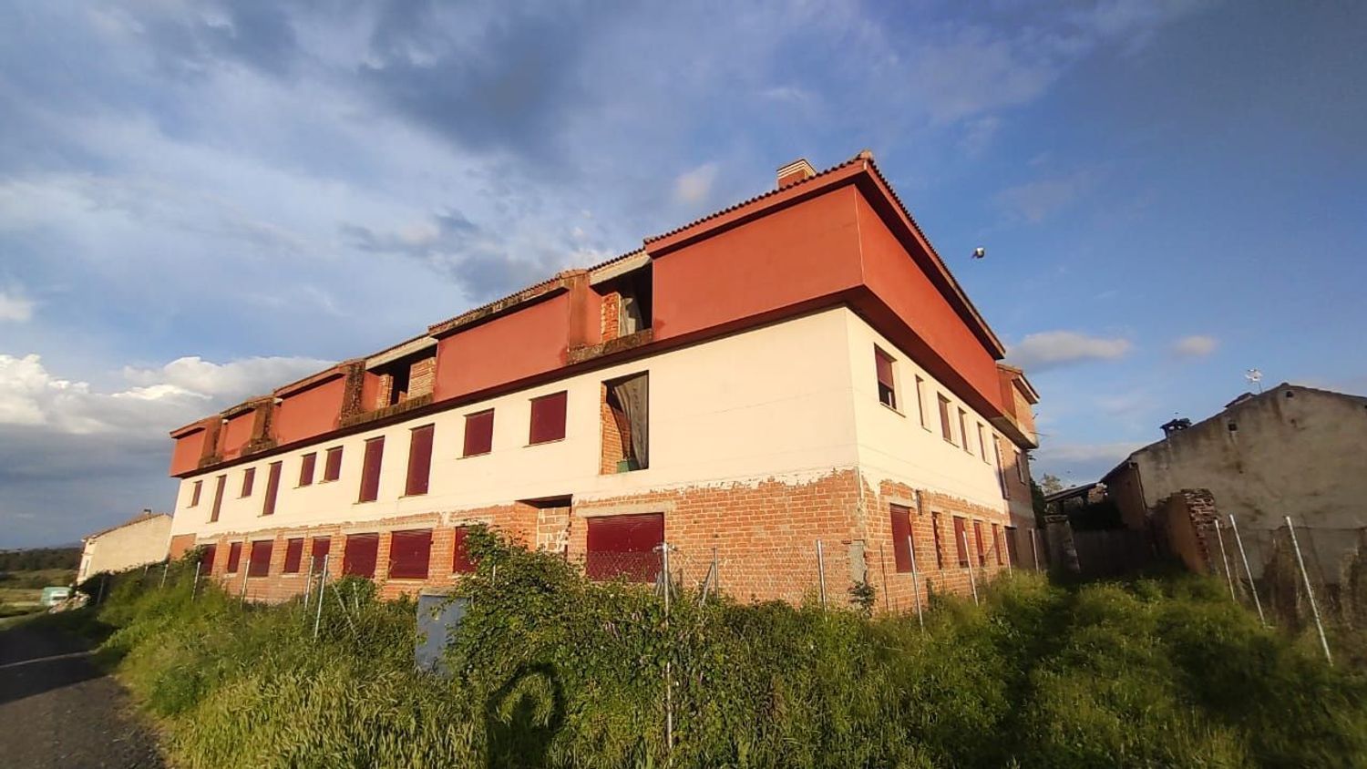 Exterior view of Building for sale in Espirdo