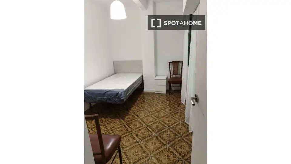 Habitación de Piso de alquiler en Utiel con Aire acondicionado, Calefacción y Amueblado