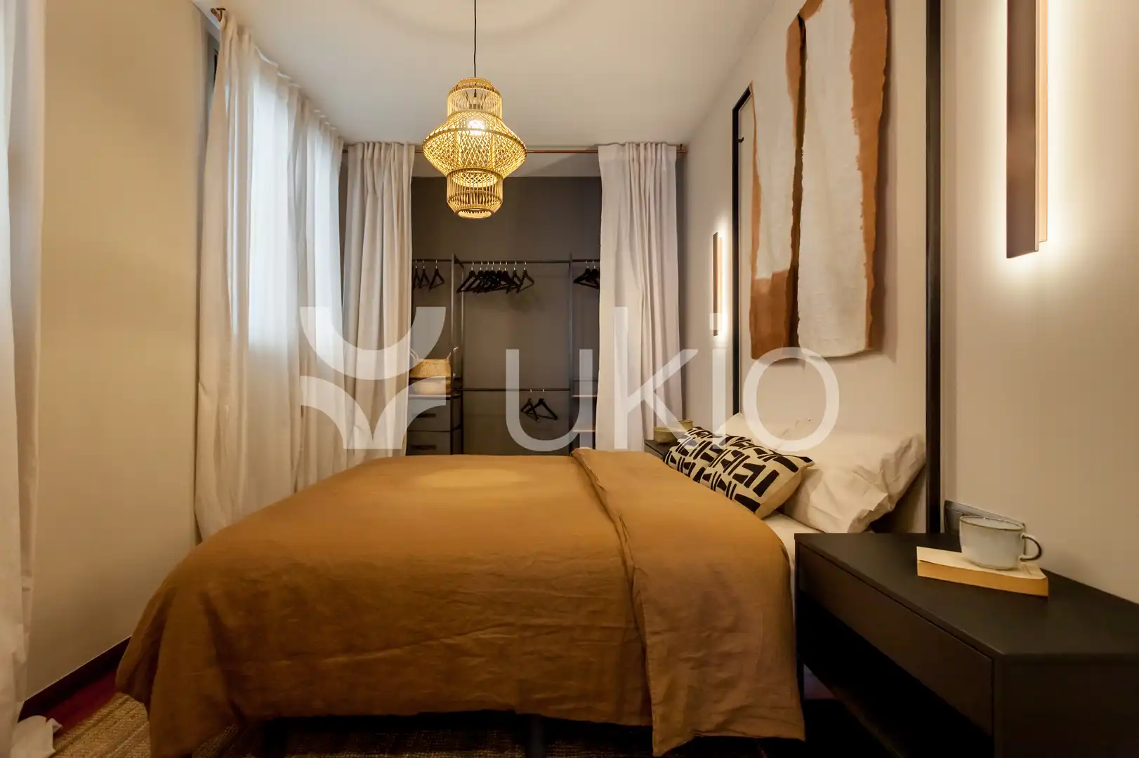 Schlafzimmer von Wohnungen zur Miete in Barcelona mit Klimaanlage, Terrasse und Möbliert