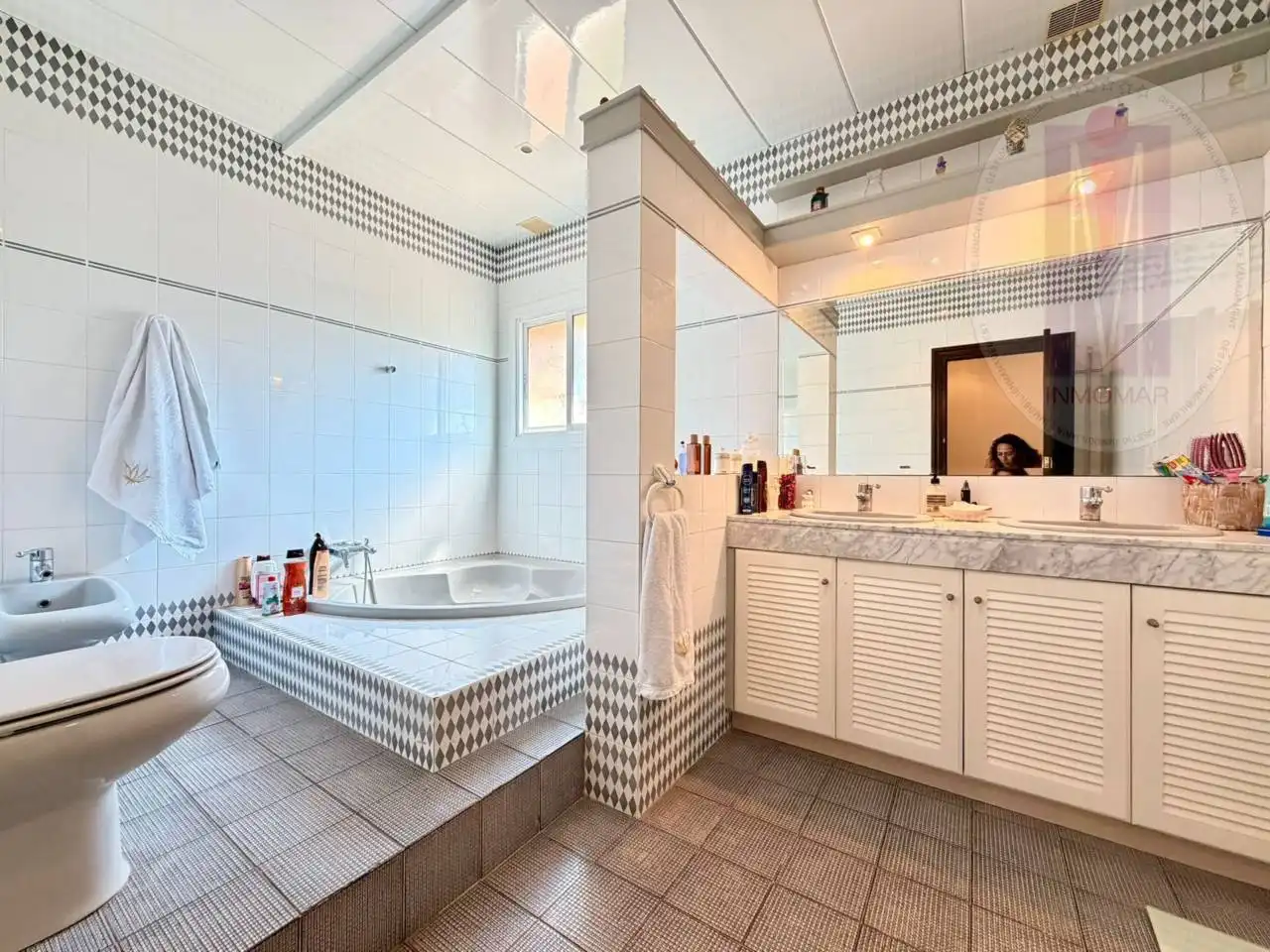 Baño de Casa adosada en venta en Sitges con Aire acondicionado, Calefacción y Jardín privado