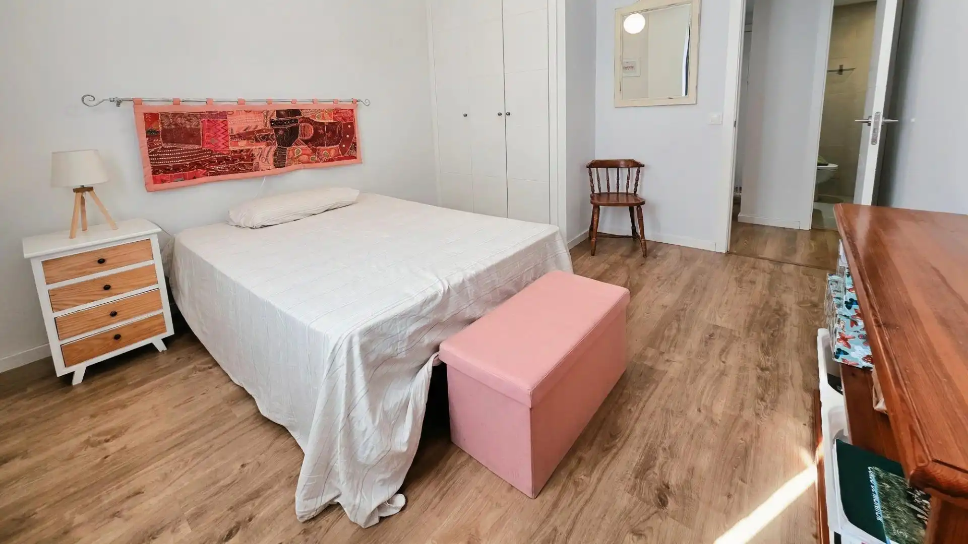 Dormitori de Pis en venda en San Juan de Aznalfarache amb Aire condicionat, Jardí privat i Parquet
