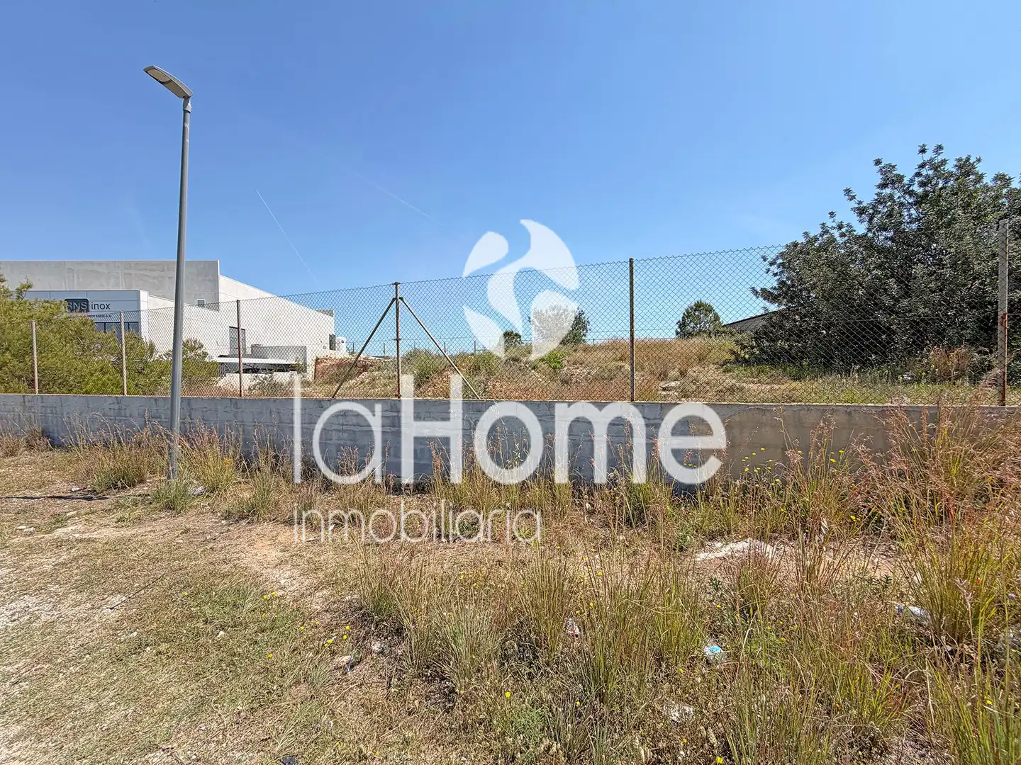 Terreno industrial en venta en Moncada