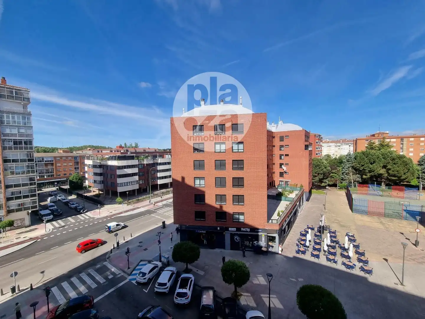 Vista exterior de Pis en venda en Burgos amb Calefacció, Terrassa i Moblat