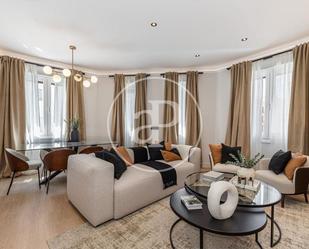Living room of Flat for sale in  Madrid Capital  with Air Conditioner, Heating and Private garden