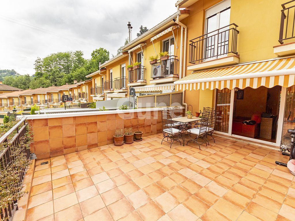 Terrace of Single-family semi-detached for sale in Beasain  with Heating