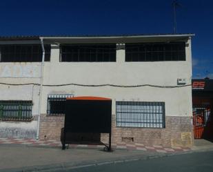 Vista exterior de Casa adosada en venda en Malpica de Tajo