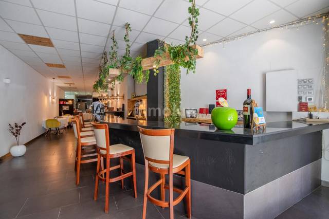 Local comercial en Venta en Calle General Primo de Rivera en Barrio del Centro