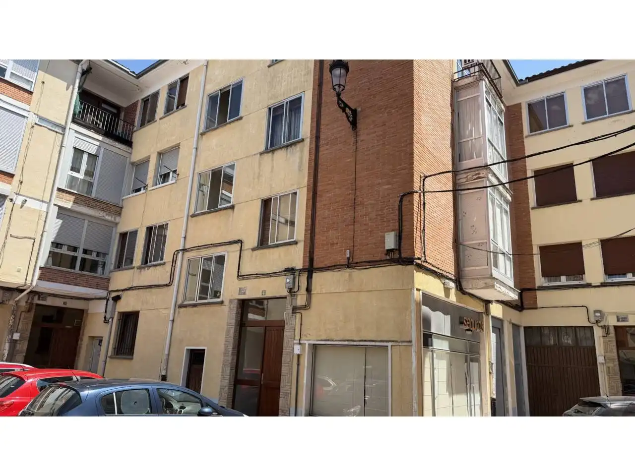 Vista exterior de Piso en venta en Espinosa de los Monteros con Calefacción, Terraza y Amueblado