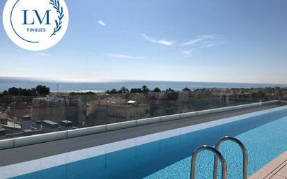 Swimming pool of Flat for sale in Vilanova i la Geltrú  with Air Conditioner, Terrace and Balcony