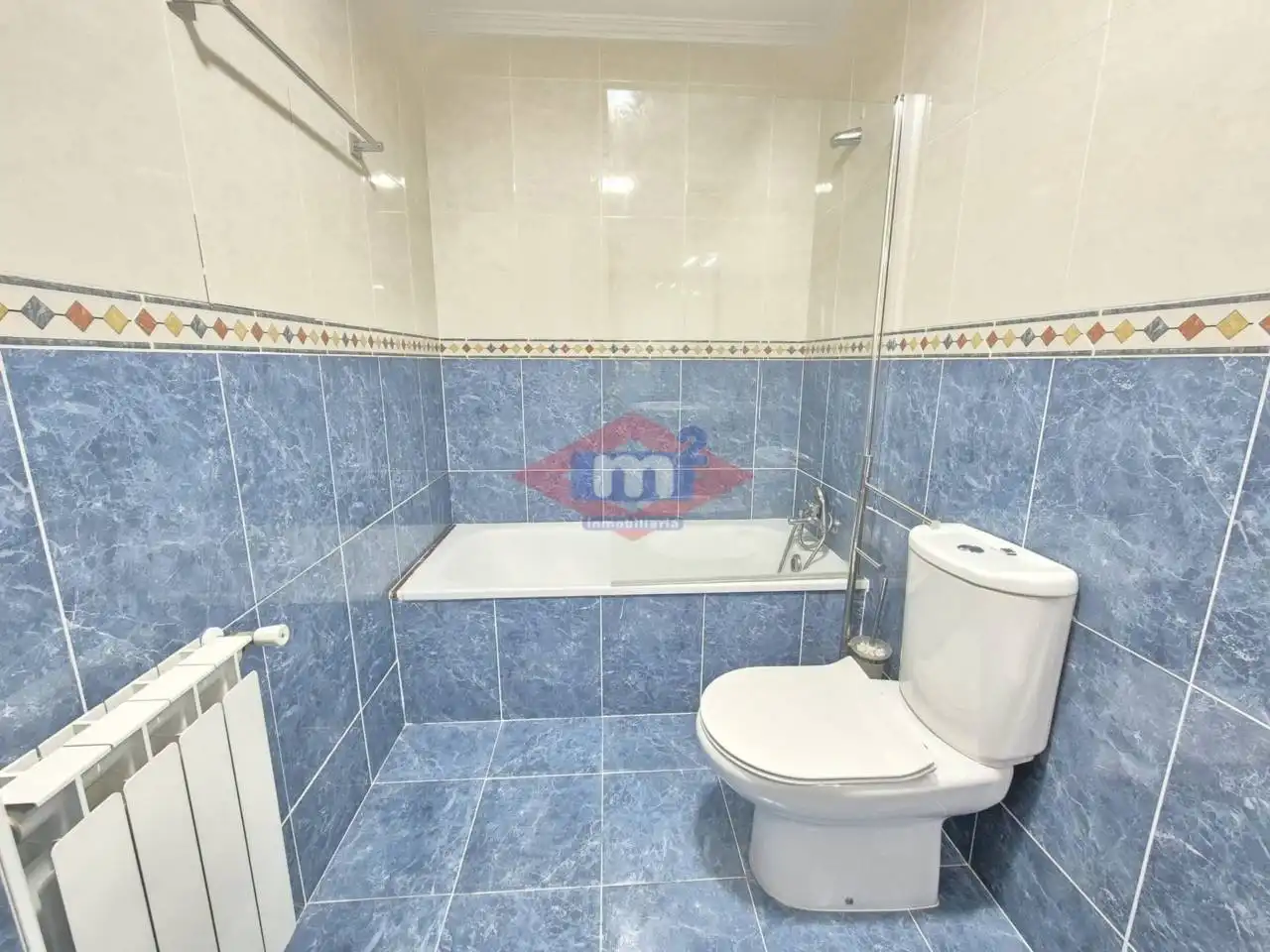 Badezimmer von Dachboden zum Verkauf in Salceda de Caselas mit Heizung und Parkett