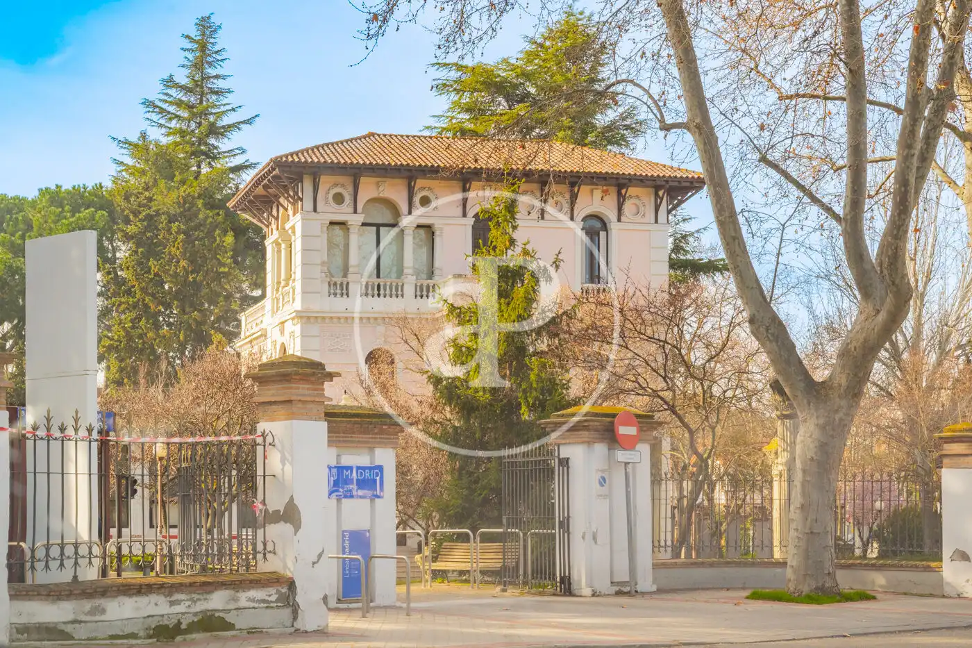 Vista exterior de Residencial en venda en Madrid