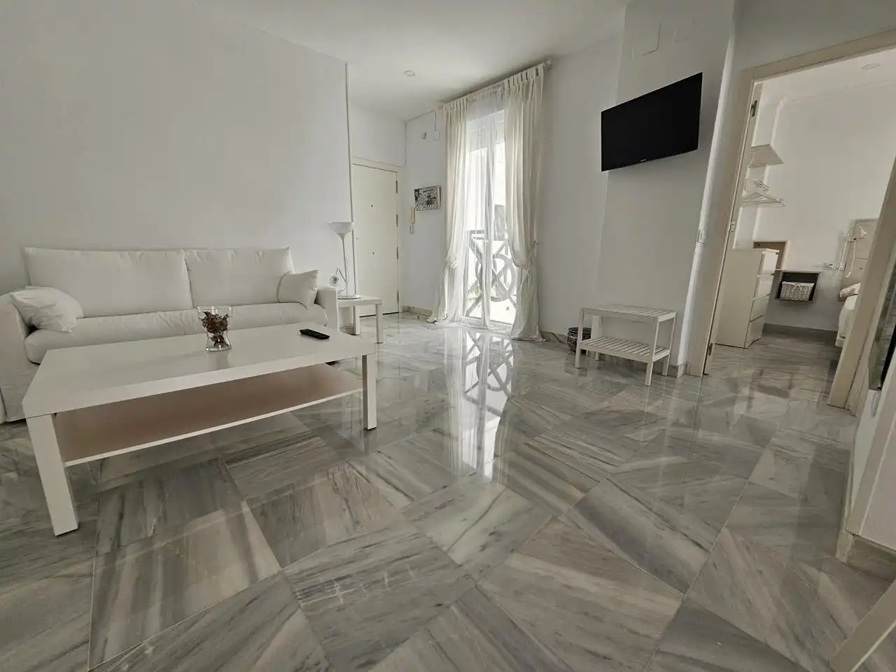 Sala d'estar de Apartament de lloguer en Jerez de la Frontera amb Aire condicionat i Moblat