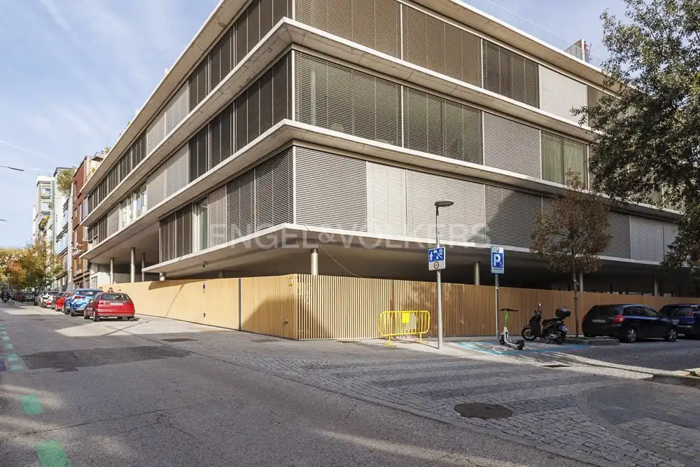 Vista exterior de Piso de alquiler en Madrid con Aire acondicionado, Calefacción y Trastero