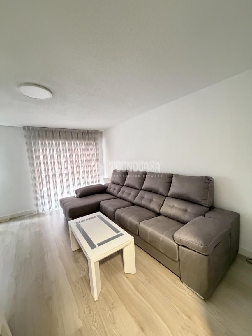 Living room of Flat for sale in  Madrid Capital  with Heating, Terrace and Balcony