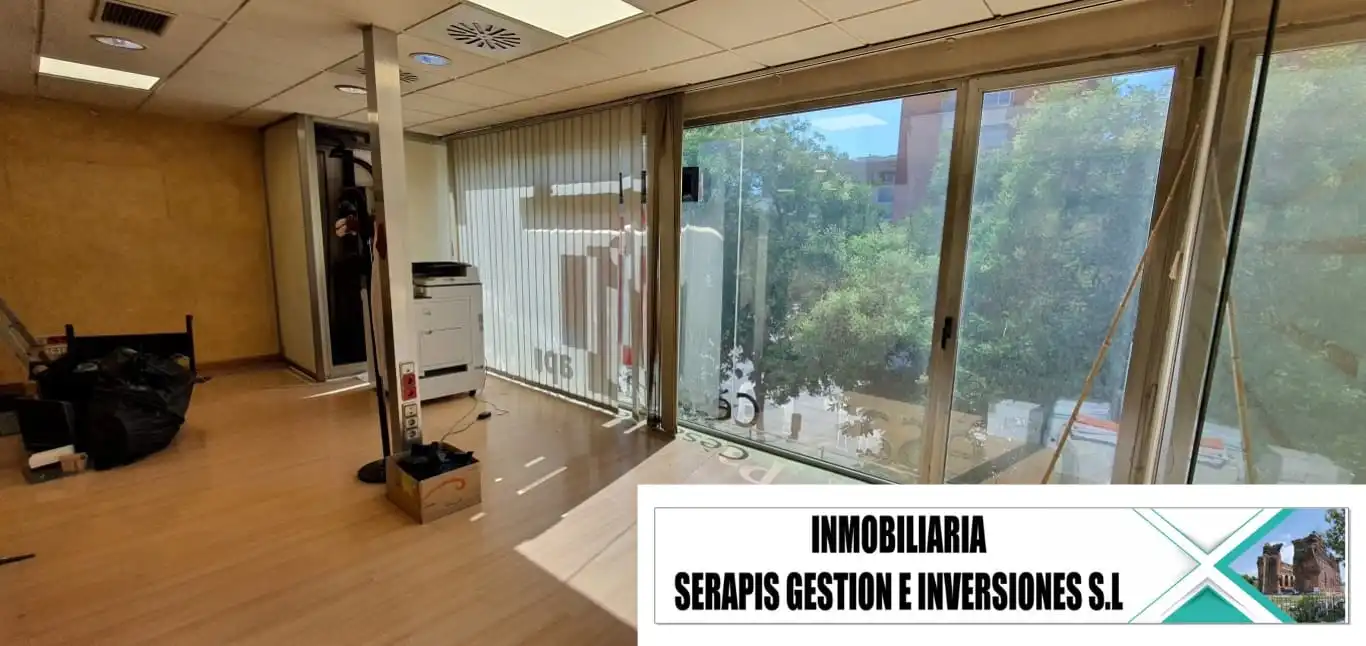 Commercial properties for sale in Mollet del Vallès  with Air Conditioner and Parquet flooring