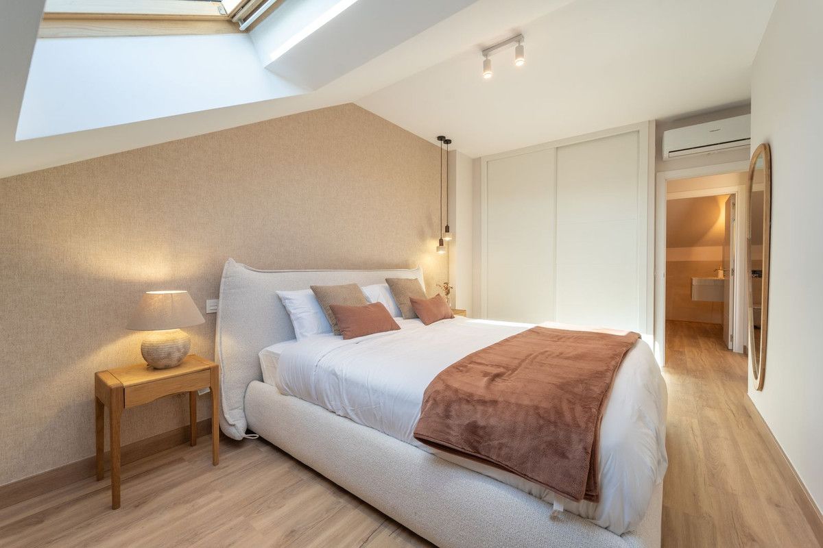 Dormitori de Apartament en venda en Fuengirola amb Aire condicionat i Piscina comunitària