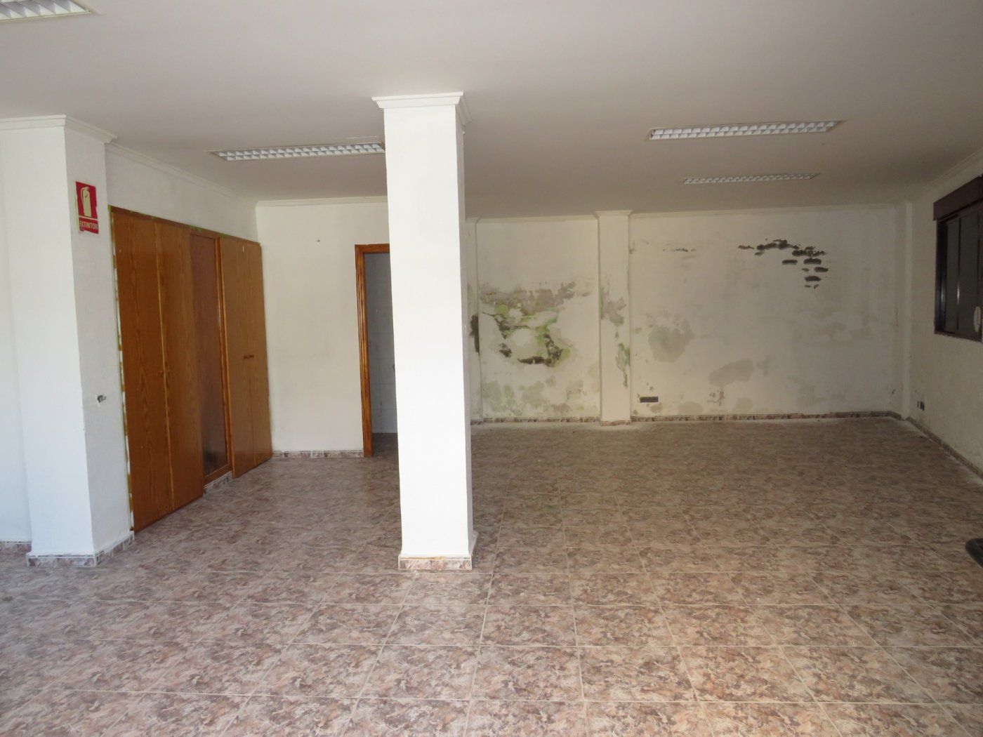 Premises to rent in Albaida  with Air Conditioner