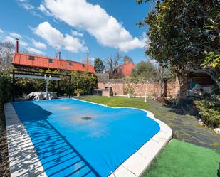 Piscina de Casa o xalet en venda en  Madrid Capital amb Calefacció, Jardí privat i Terrassa