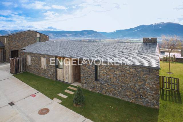 Casa-chalet en Alquiler en Ger