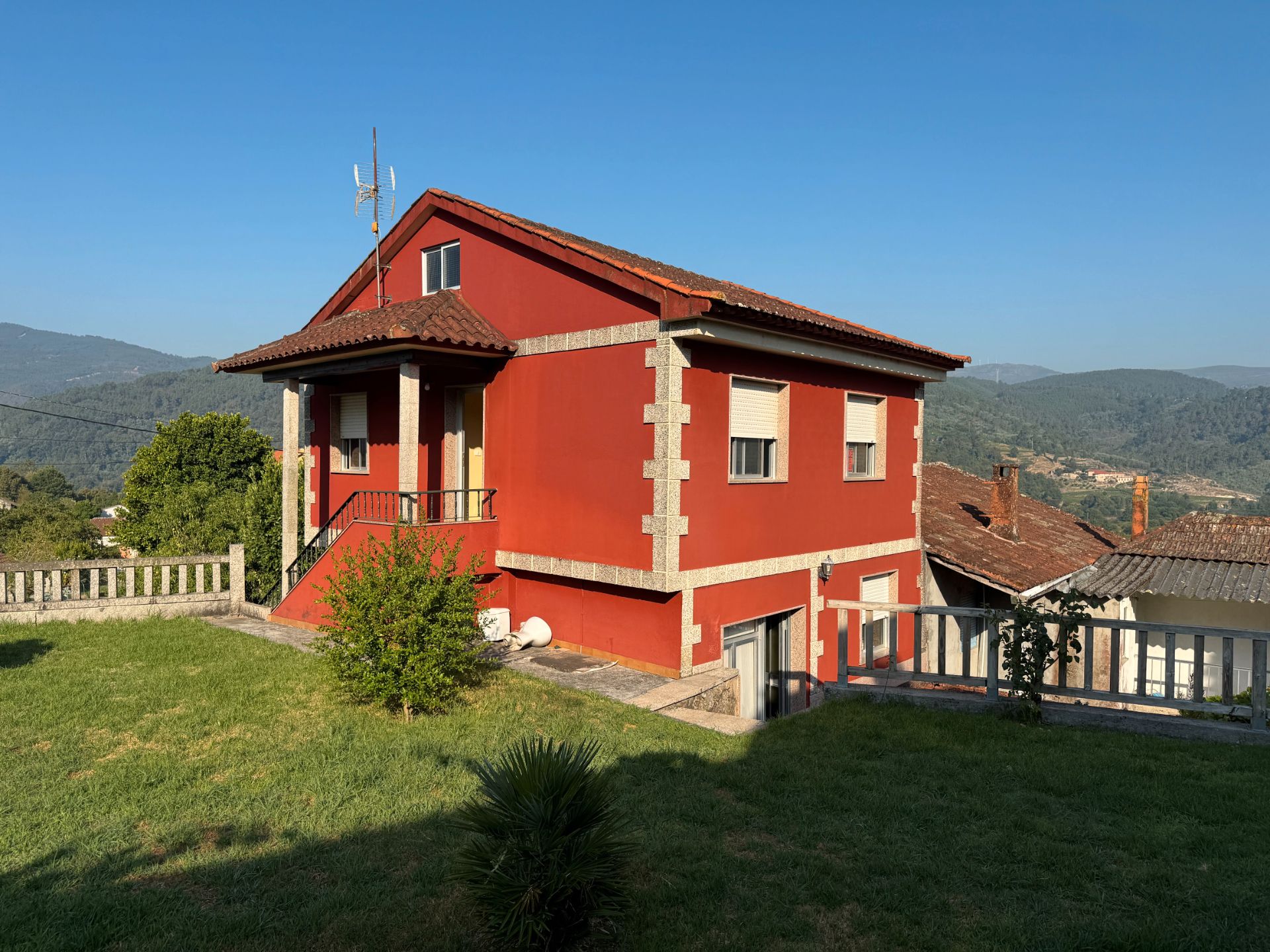 Single-family semi-detached for sale in A Arnoia