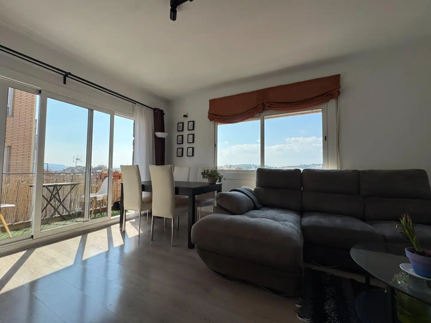 Wohnzimmer von Wohnung zum Verkauf in Granollers mit Parkett, Terrasse und Abstellraum