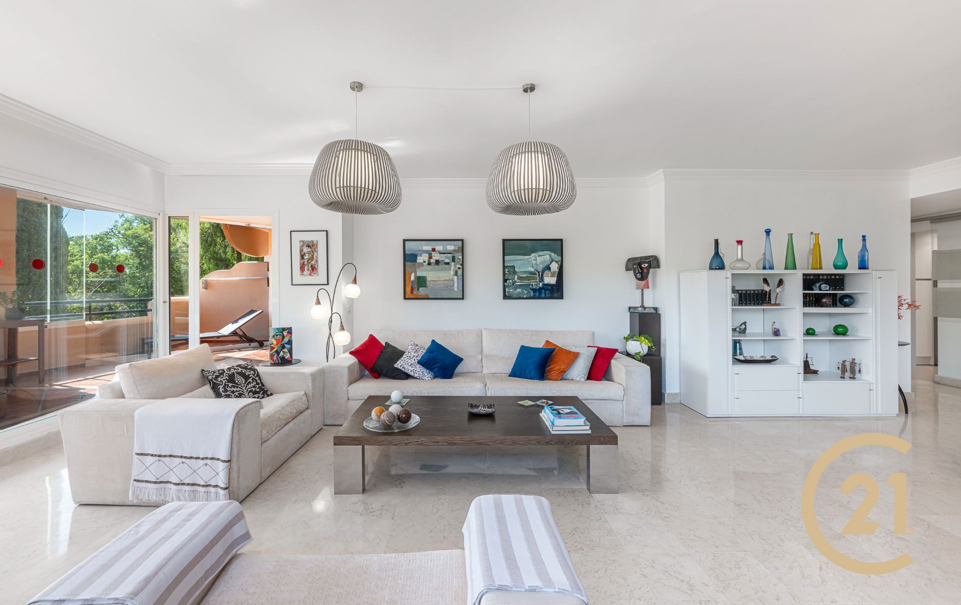 Sala d'estar de Apartament en venda en Marbella amb Calefacció, Terrassa i Traster