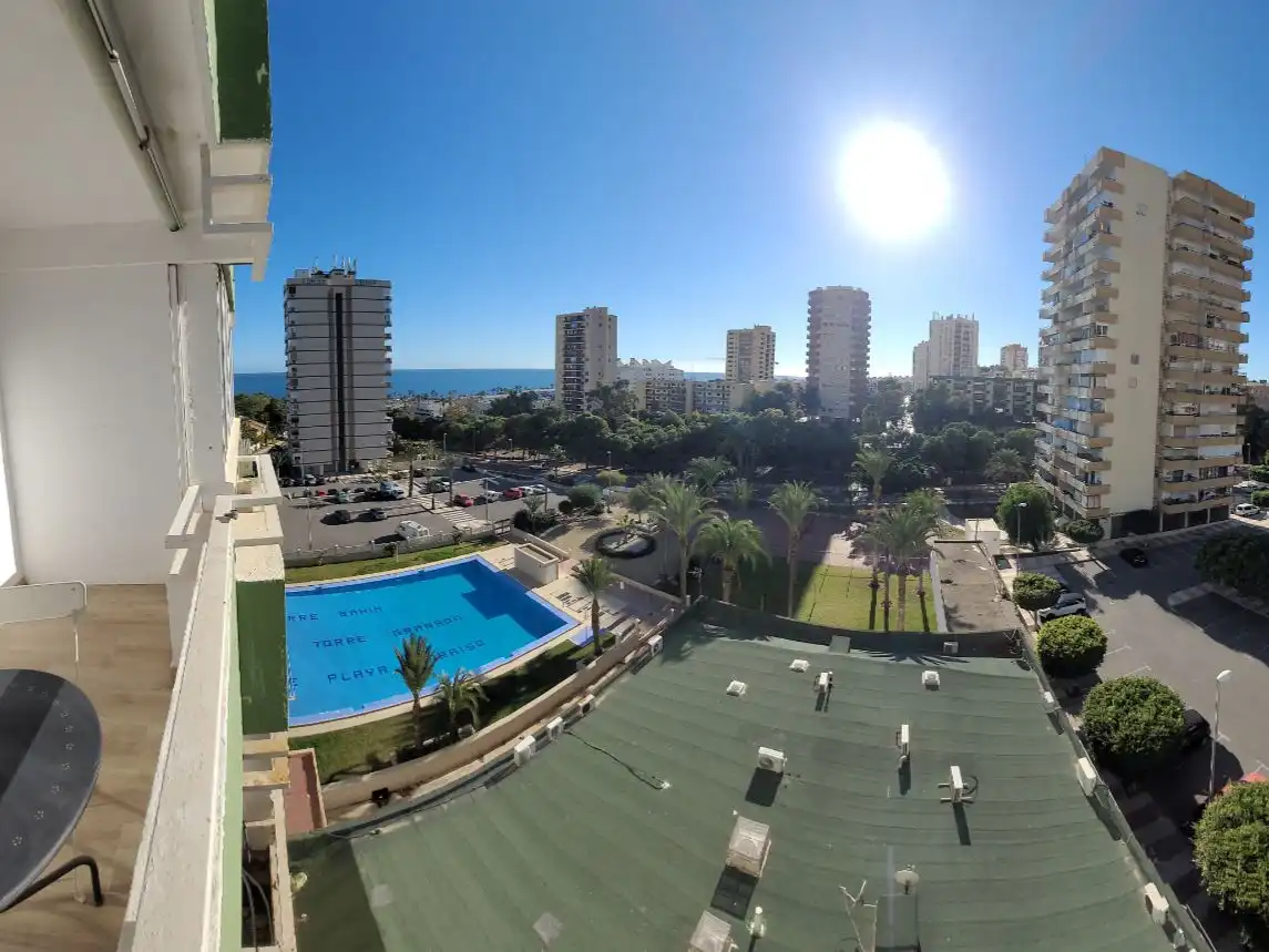 Schwimmbecken von Wohnung zur Miete in Roquetas de Mar mit Klimaanlage, Terrasse und Balkon