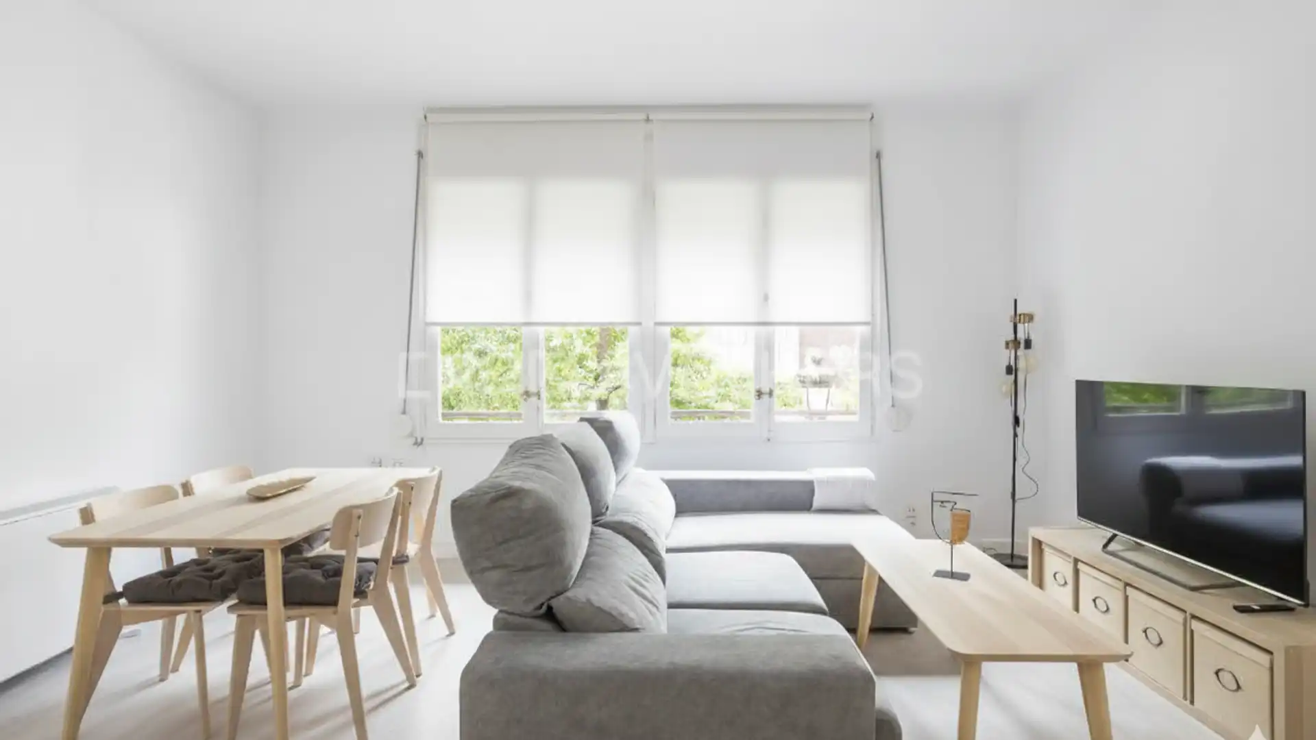 Living room of Flat for rent in  Madrid Capital  with Heating, Parquet flooring and Furnished