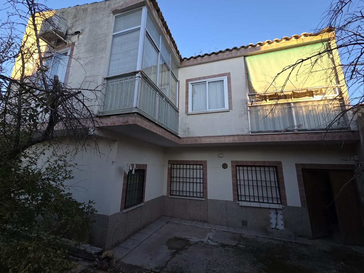 Vista exterior de Casa o xalet en venda en Mocejón amb Aire condicionat, Jardí privat i Terrassa