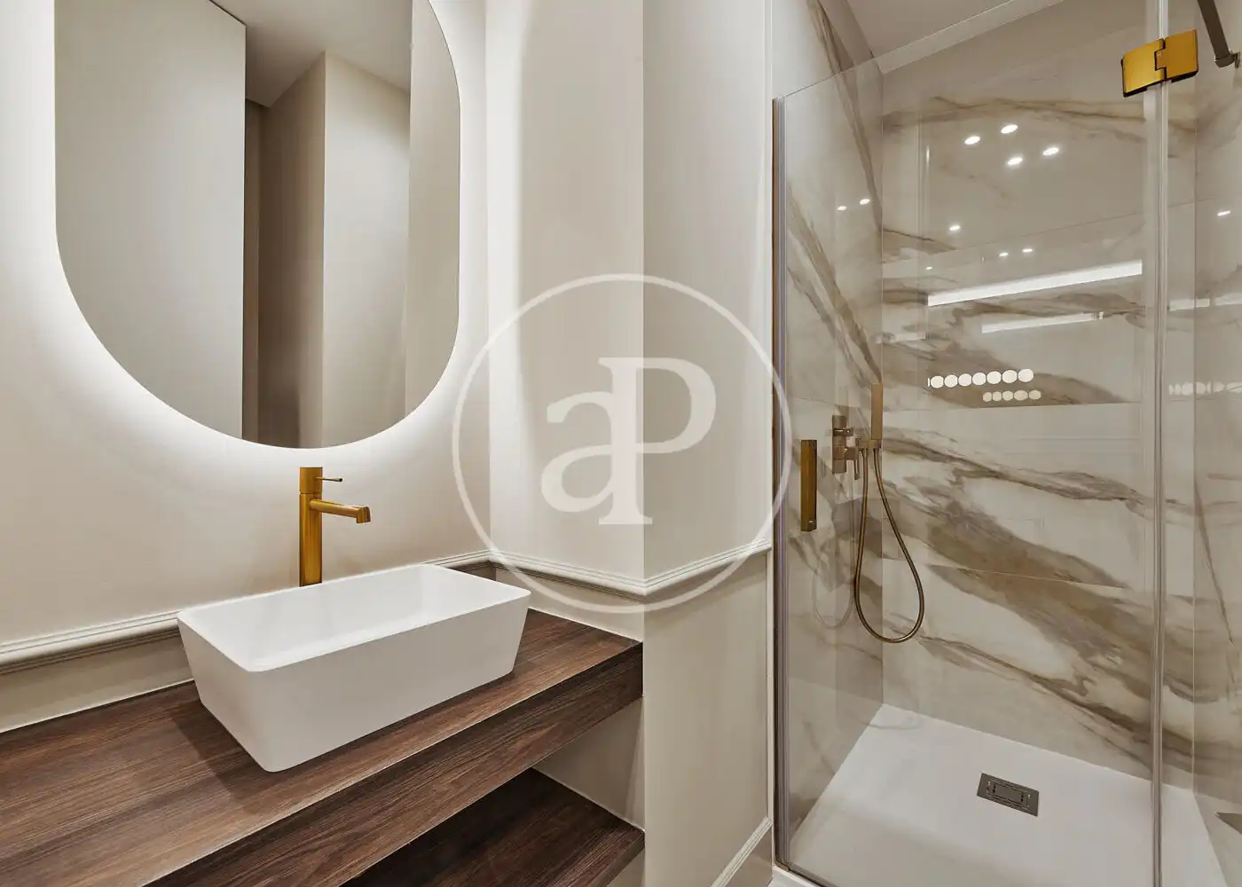 Badezimmer von Wohnung zum Verkauf in Madrid mit Klimaanlage, Heizung und Terrasse