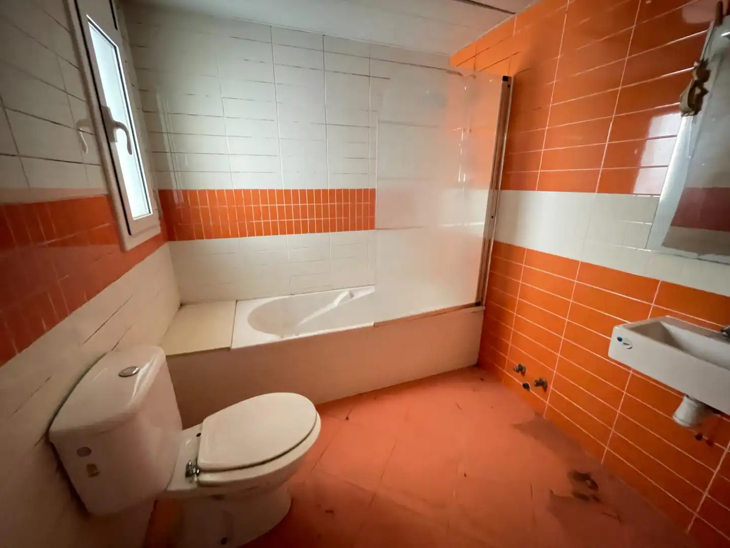 Bathroom of Flat for sale in Igualada  with Terrace and Balcony