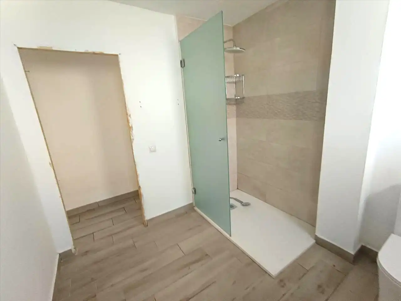 Bany de Pis en venda en San Martín del Tesorillo amb Parquet i Terrassa