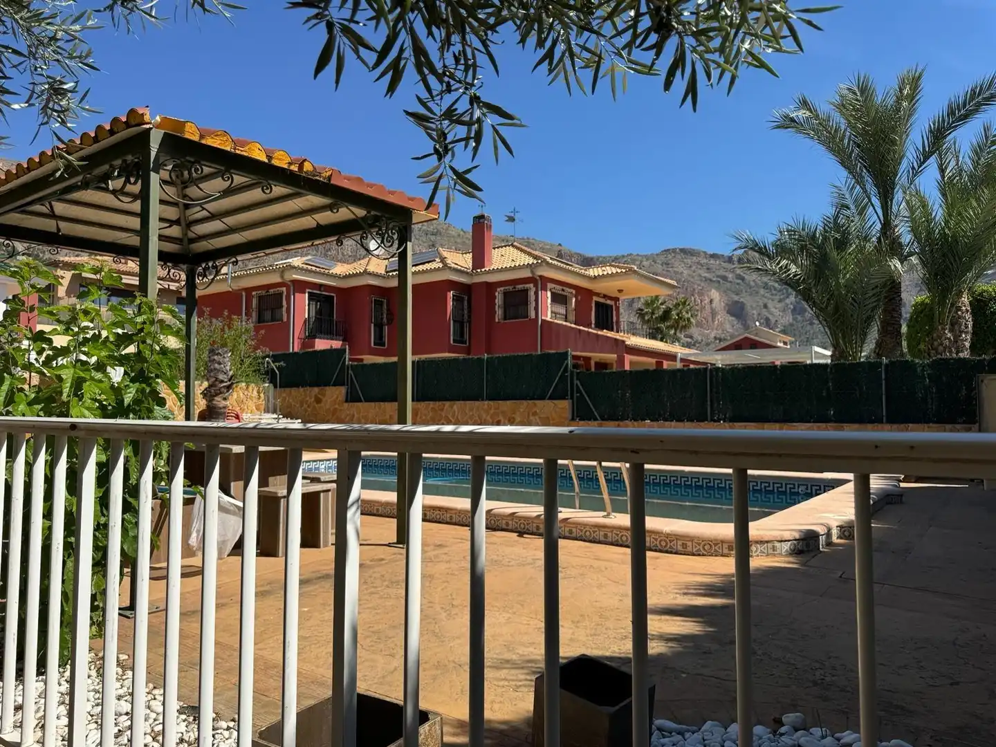 Piscina de Casa o xalet en venda en Orihuela amb Aire condicionat, Jardí privat i Traster