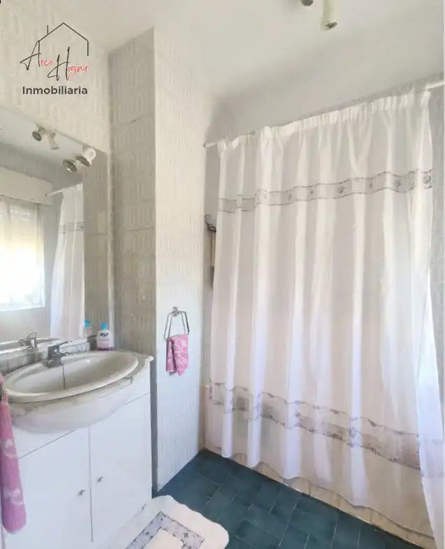 Baño de Casa o chalet en venta en Calvarrasa de Abajo con Calefacción, Terraza y Trastero