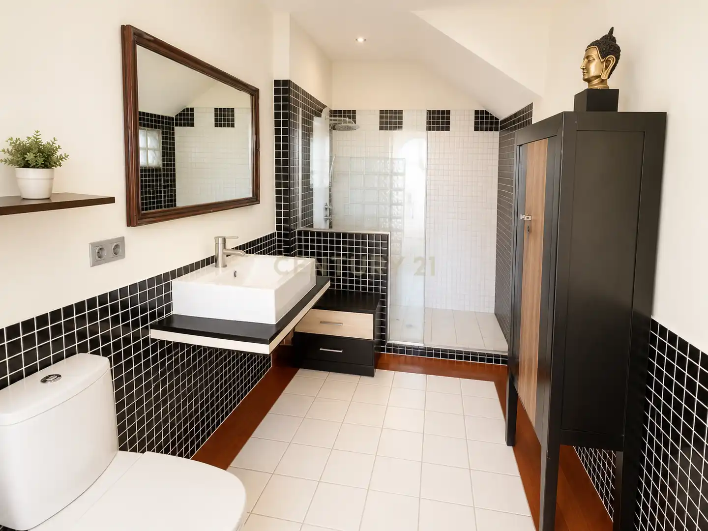 Baño de Dúplex en venta en Marbella con Aire acondicionado, Jardín privado y Trastero