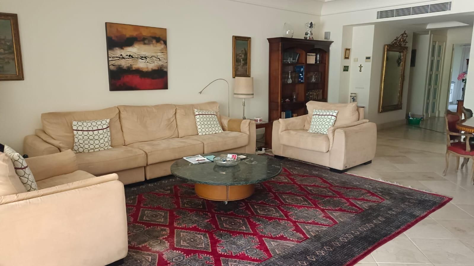 Sala d'estar de Pis en venda en Sotogrande amb Jardí privat, Terrassa i Balcó