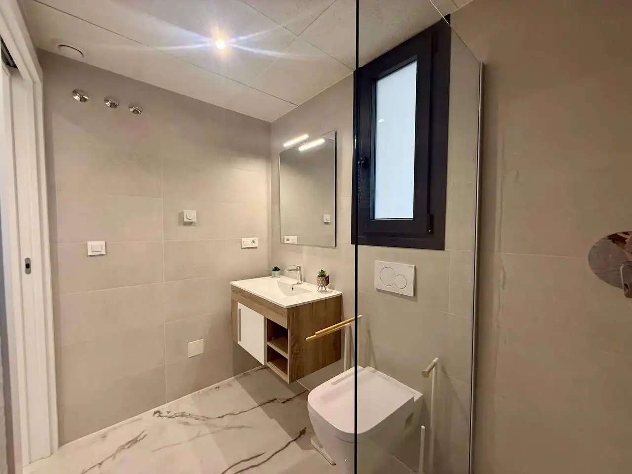 Baño de Ático en venta en Orihuela con Aire acondicionado, Terraza y Trastero