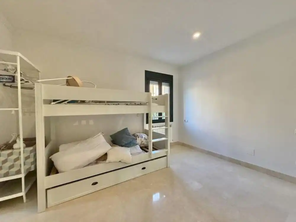 Habitación de Apartamento de alquiler en Marbella con Aire acondicionado, Calefacción y Terraza