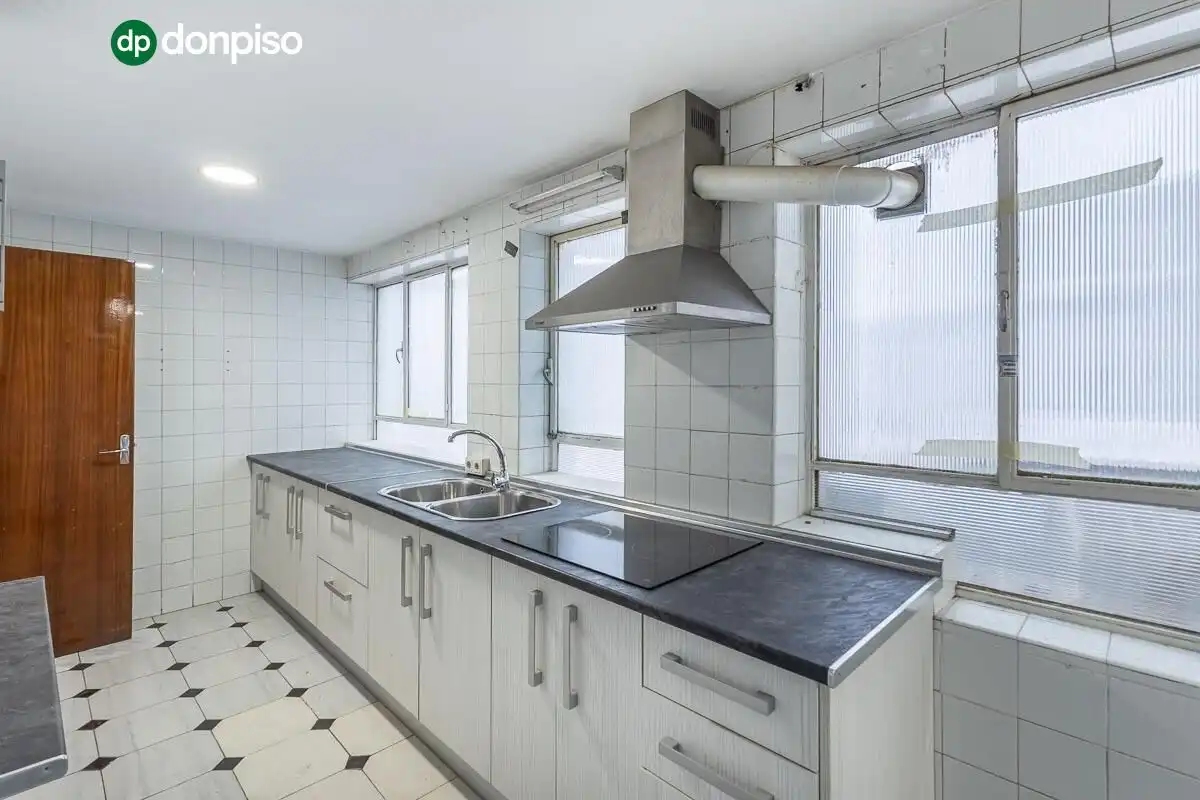 Küche von Wohnung zum Verkauf in Granada