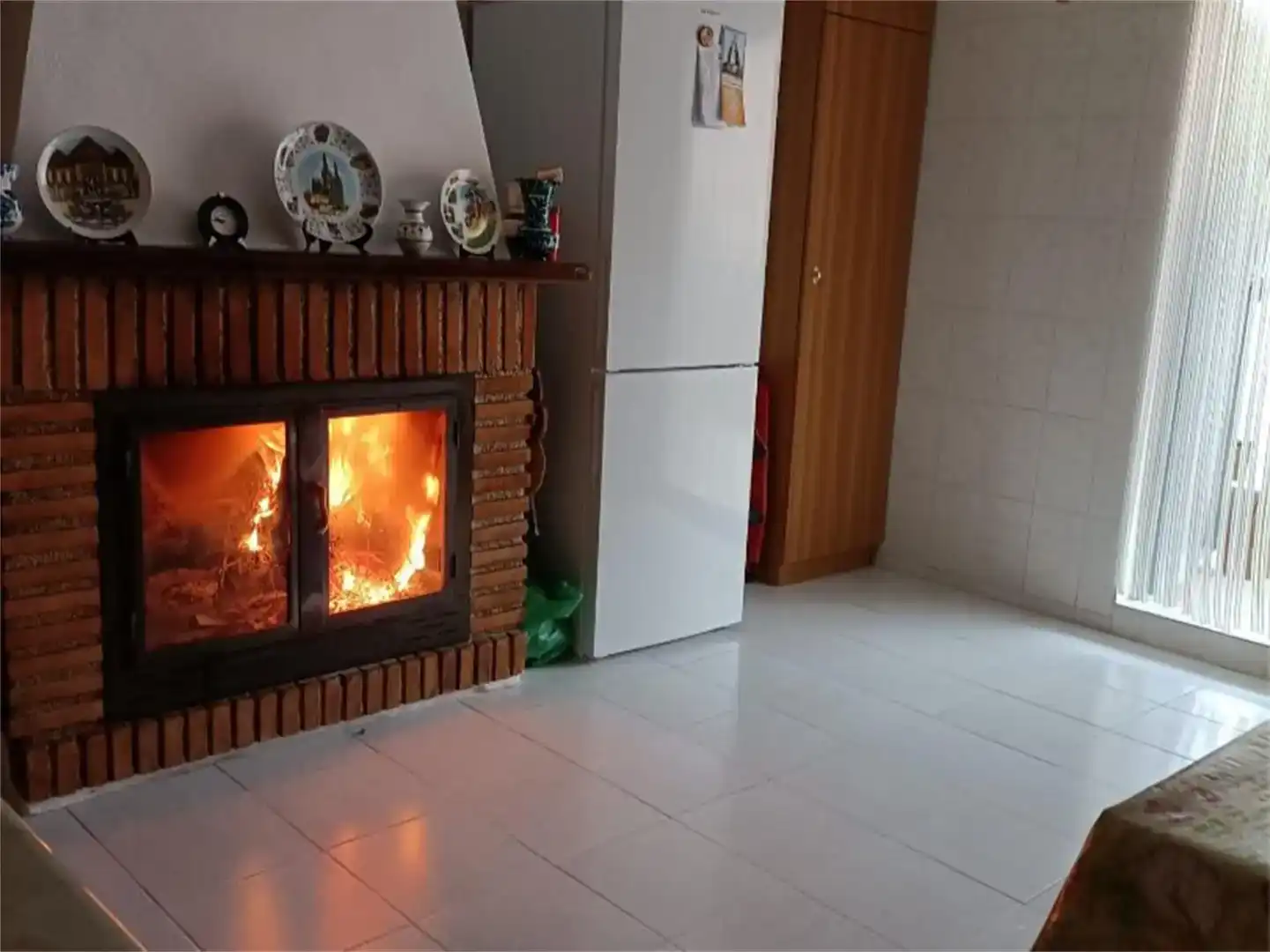 Sala d'estar de Casa adosada en venda en Huesa amb Aire condicionat, Jardí privat i Traster