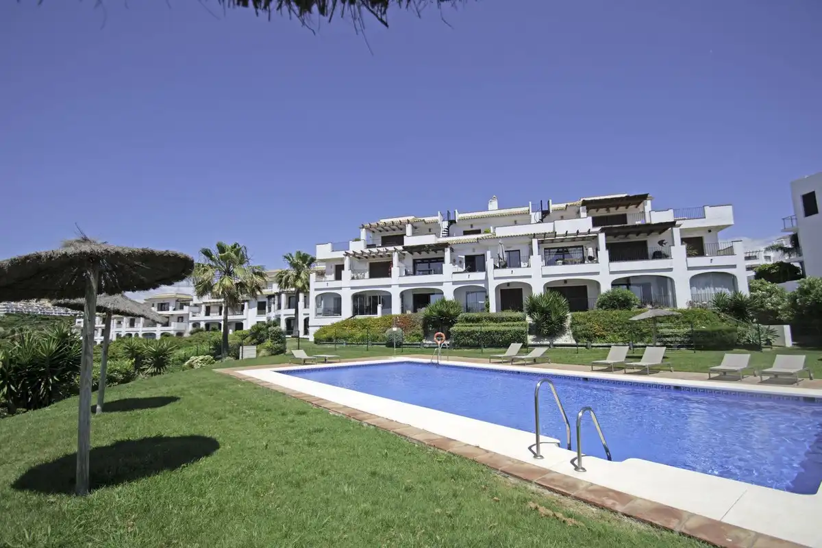 Ground floor with pool for sale in La Alcaidesa, imagen 27
