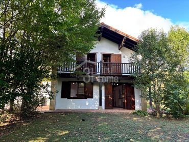 Casa amb jardí en venda a Urrugne